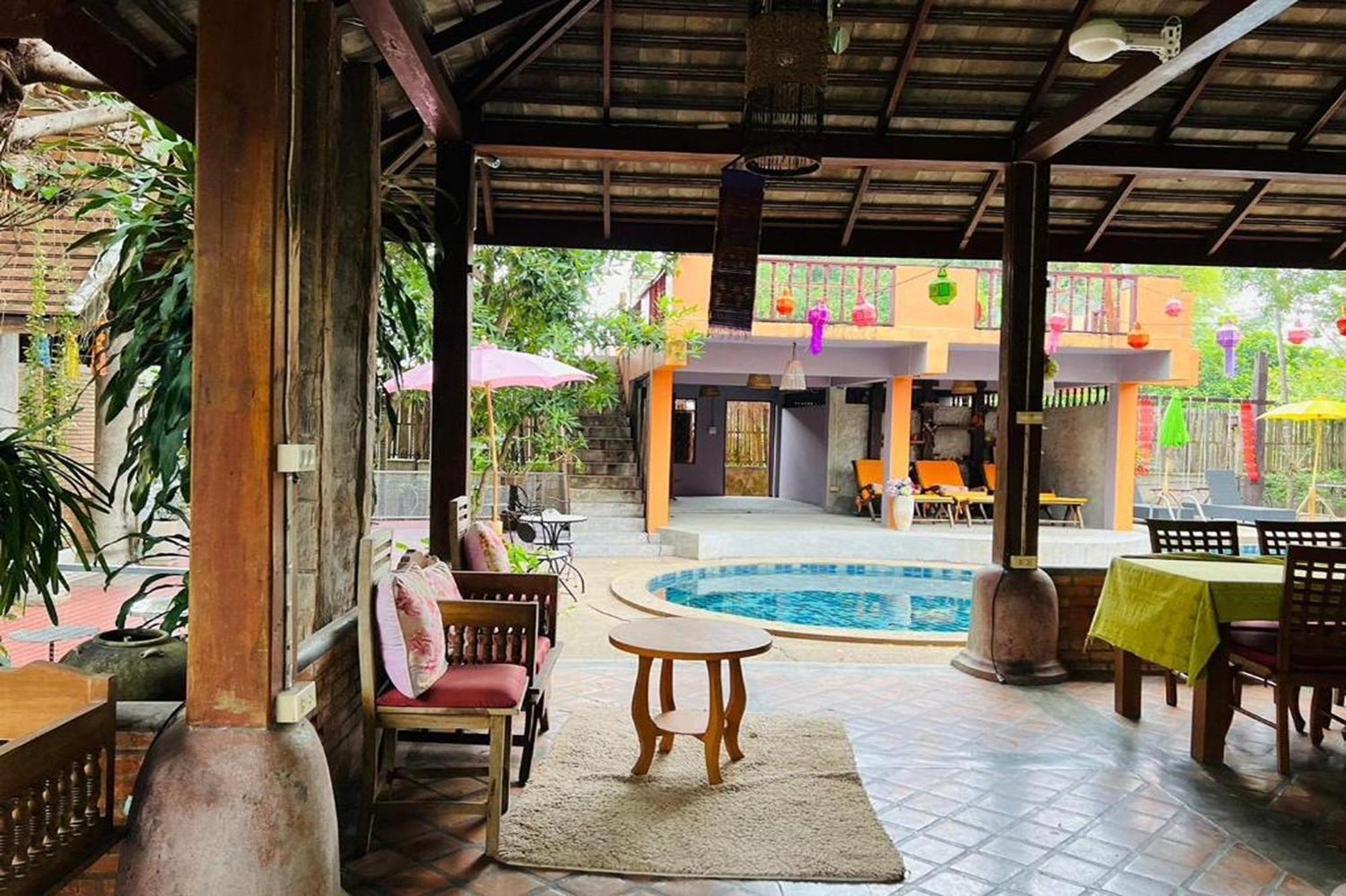 Amethyst Hotel チエンマイ エクステリア 写真